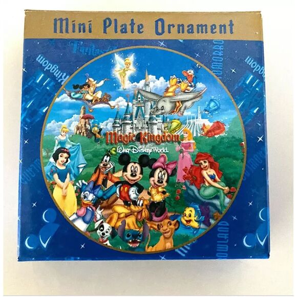 Walt Disney World Magic Kingdom Character Plate Ornament with Stand 2005 - Picture 1 of 3
